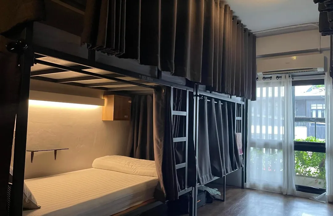 Hobnob Hostel (Adults Only)-1